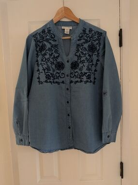Country Store Shirt Womens Large Blue Embroidered Denim Button Front Floral Top